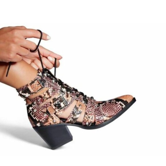 Sam Edelman Sz 7.5 Elana Leather Peach Snake Python Pointed Cutout Studded Boot - Picture 1 of 14